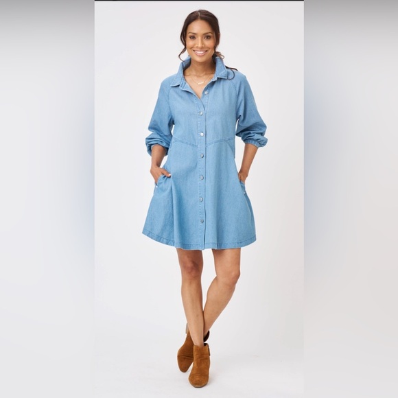 Le La Lo Dresses & Skirts - Le La Lo Chambray Light Wash Denim Cotton Shirt Dress Women's Medium Pockets
